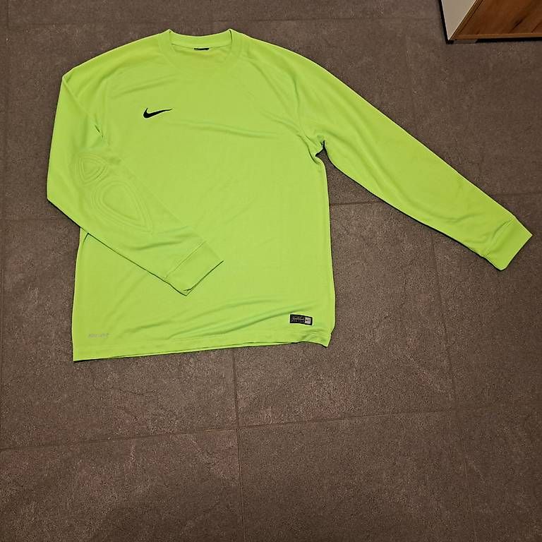 T-shirt: Torwarshirt Nike Grösse M – Usato da Neftenbach venduto da sam_jbb5