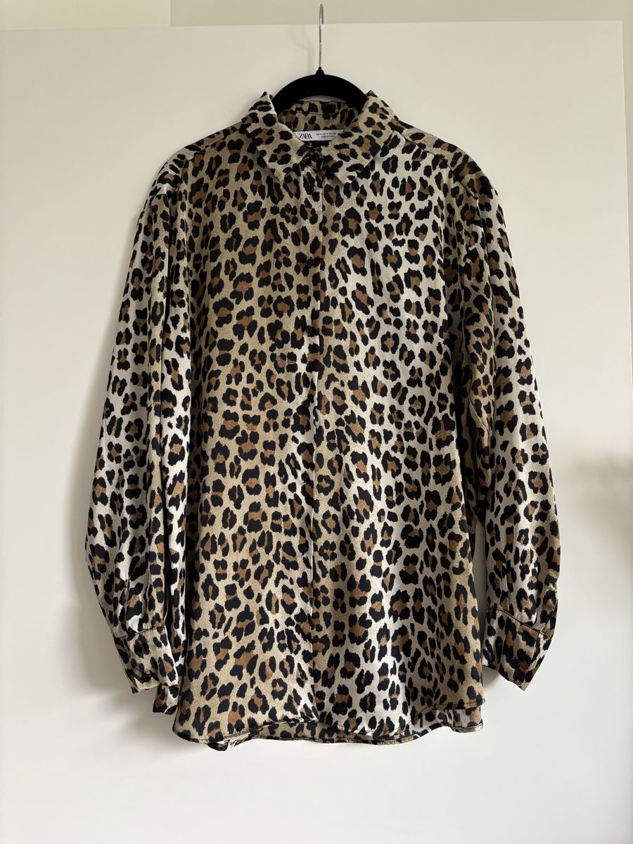 Zara Blusen: Zara patterned blouse in a leopard print Size M Oversize – Gebraucht aus Zürich von cha_jz8q 1