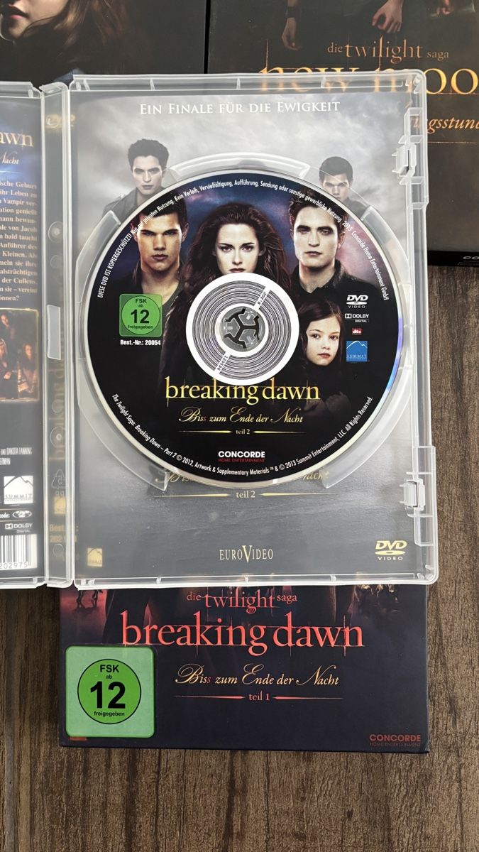 Tutti i DVDs: Twilight Saga - Komplette DVD Collection – Nuovo (secondo la descrizione) da Leibstadt venduto da man_mt5p 4