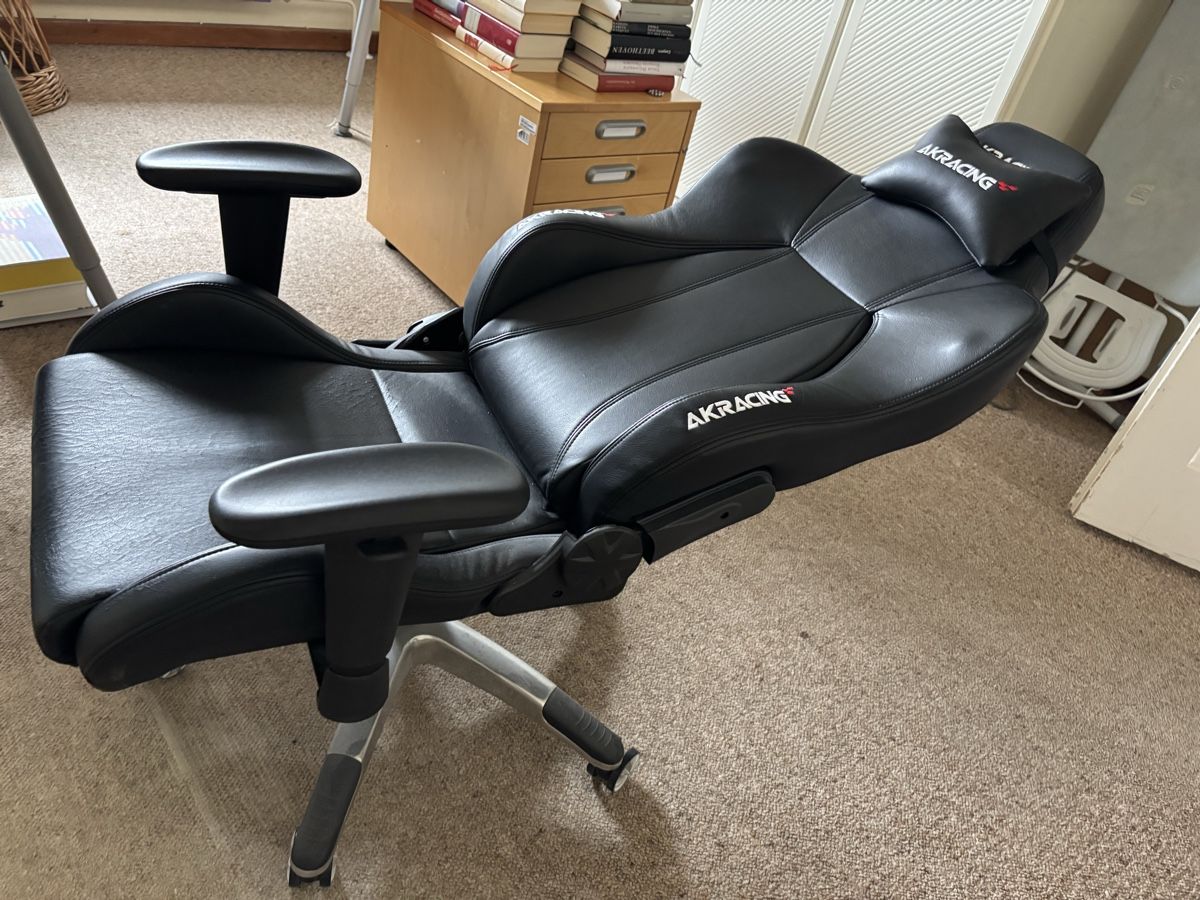 Stühle: Gaming Chair AKRACING – Gebraucht aus Wädenswil von Glitzerkugel 2