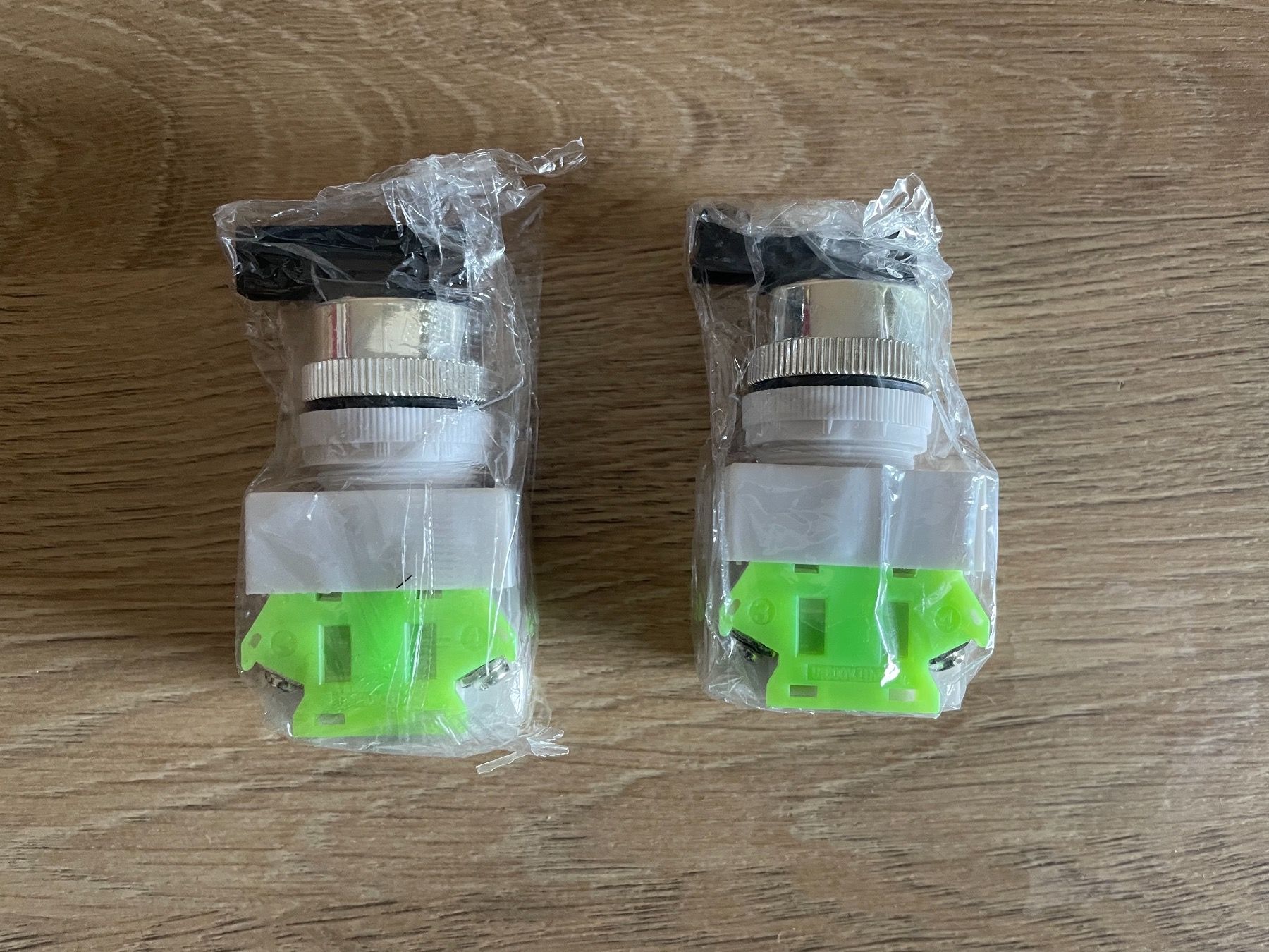 Interruttori: 2x Interrupteurs - LAY7 (PBCY090) LAY37 Switch 10A 660V – Nuovo e nell'imballaggio originale da Denges venduto da Ricautomotive 7