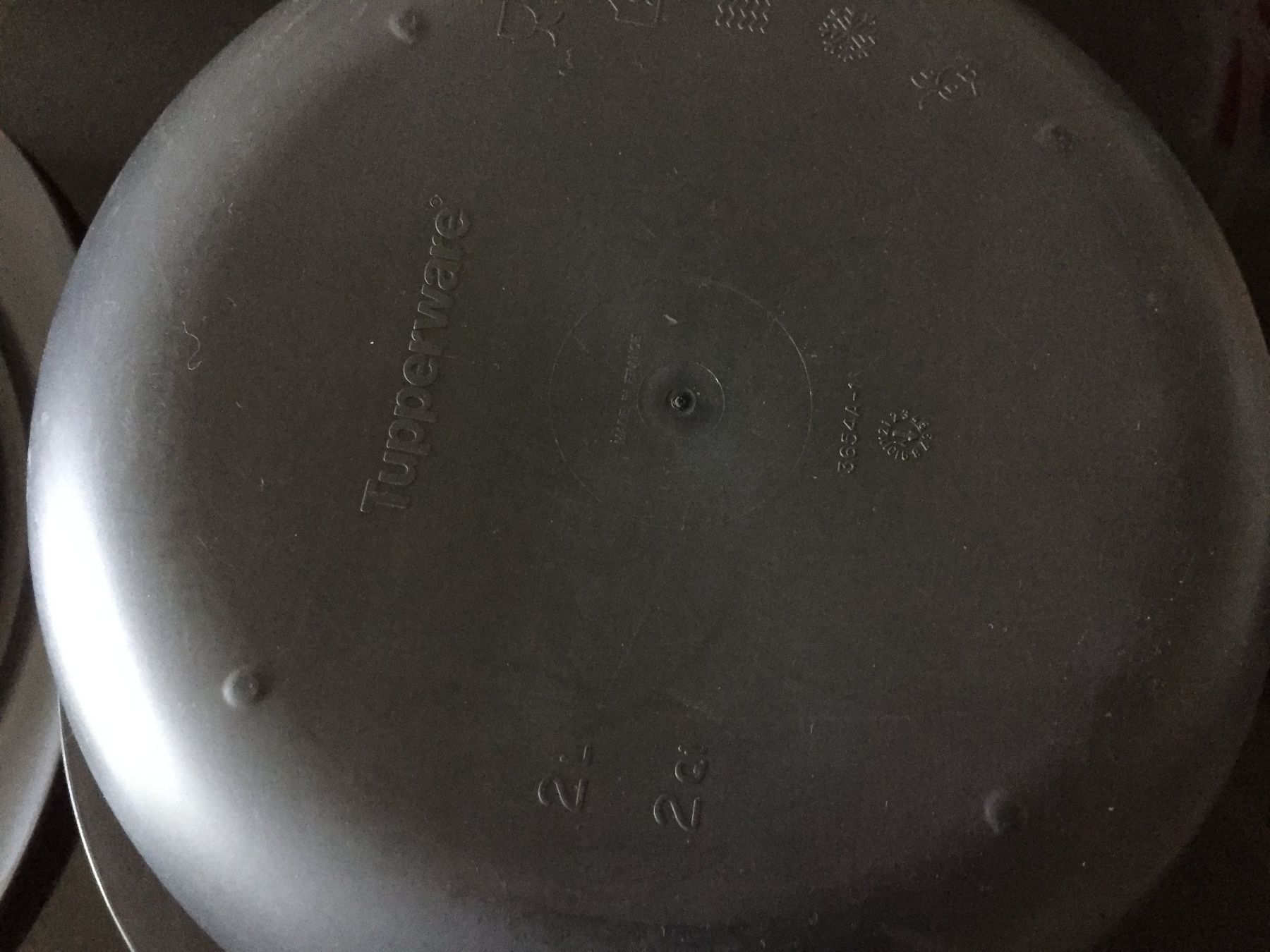 Tupperware Backformen: Ultra Pro 2 Liter Tupperware – Gebraucht aus Winterthur von delfin1314 2
