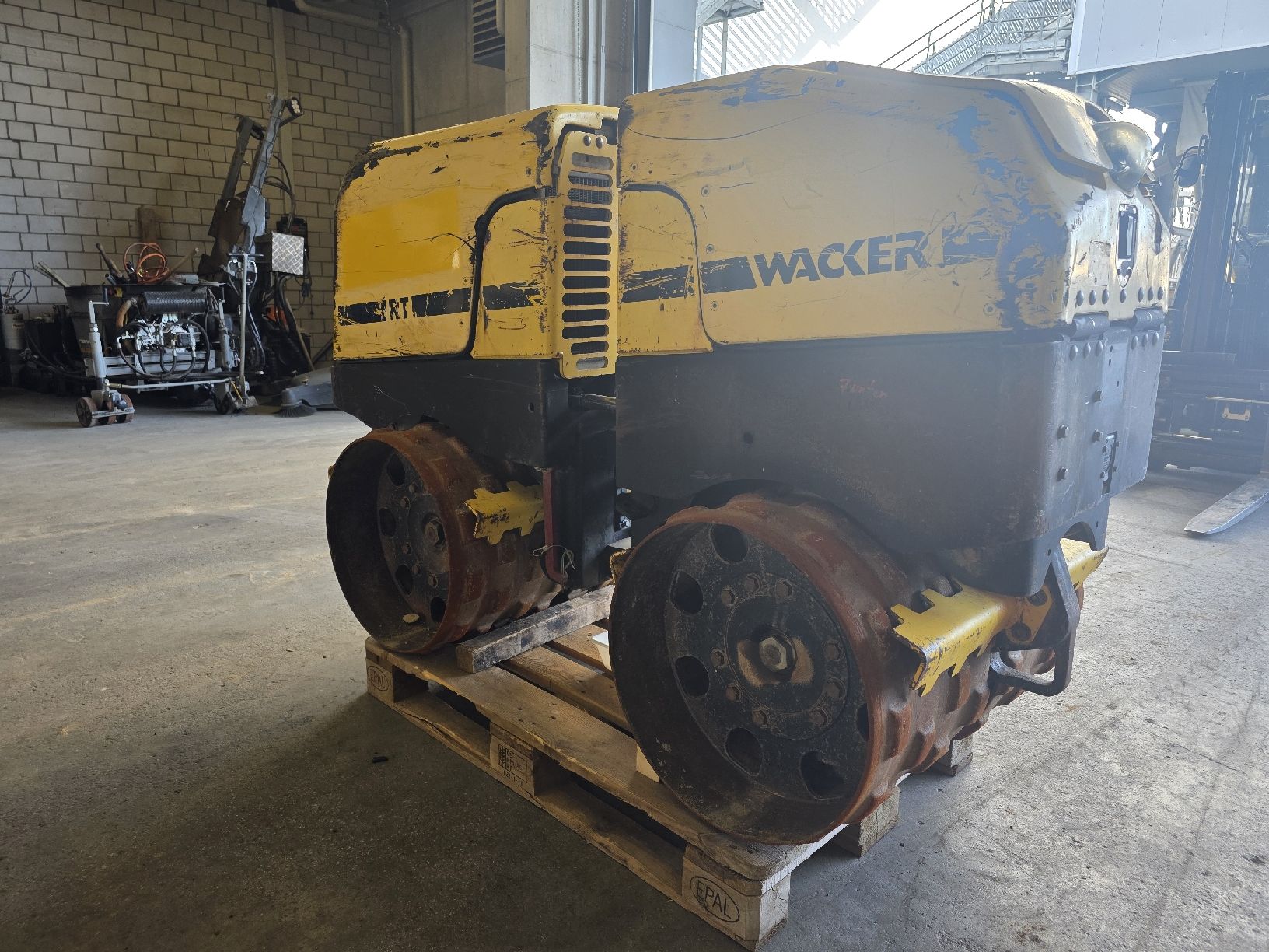 Wacker Neuson Alle Maschinen: Grabenwalze Wacker Neuson Defekt – Defekt aus Wangen SZ von Fendtfahrer 3