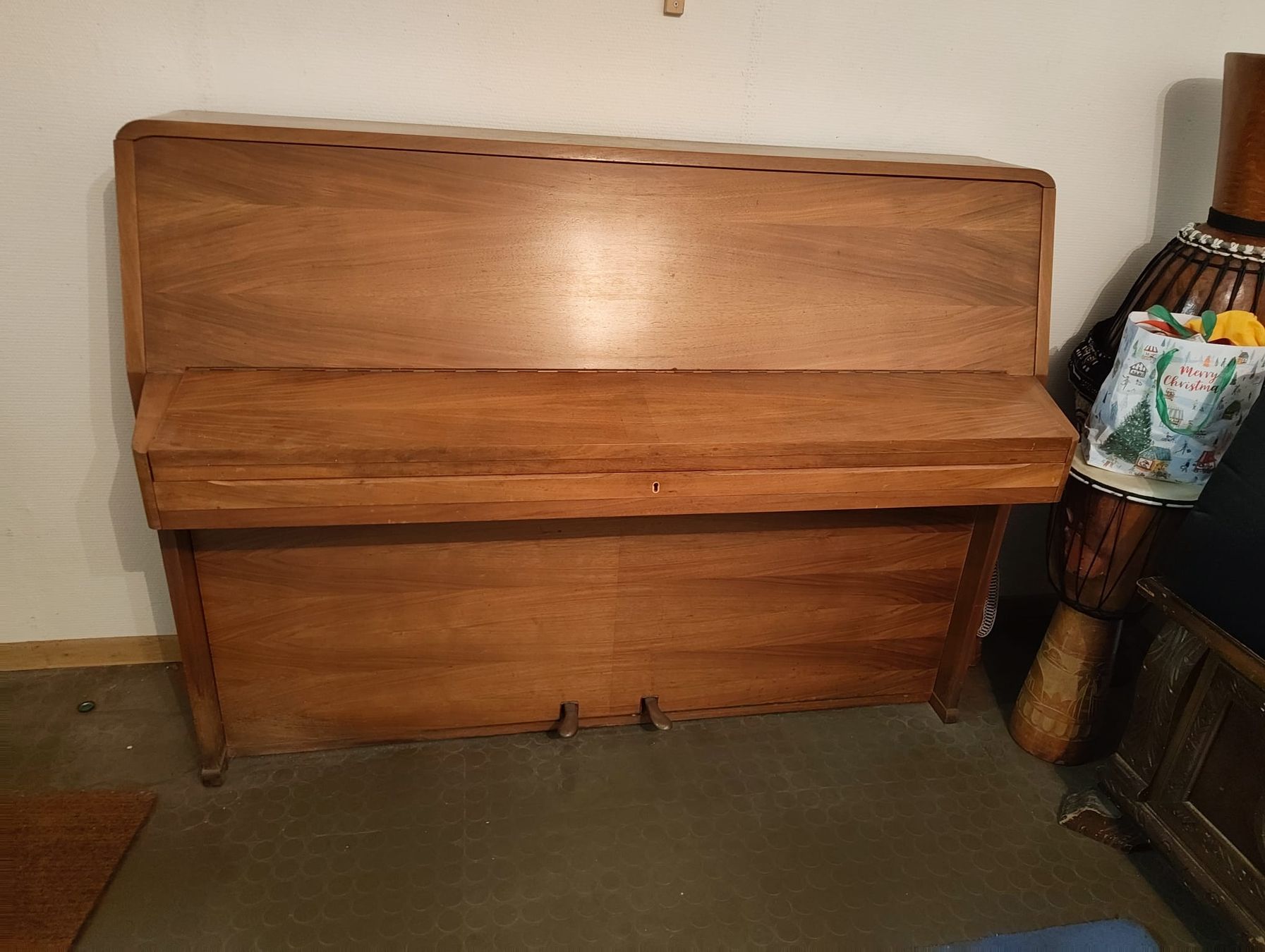 Strumenti musicali: Klavier der Marke Rippen – Usato da Eptingen venduto da Marrasascha 1