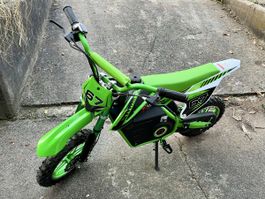 Elektro Cross Motorrad für Kinder mit Helm