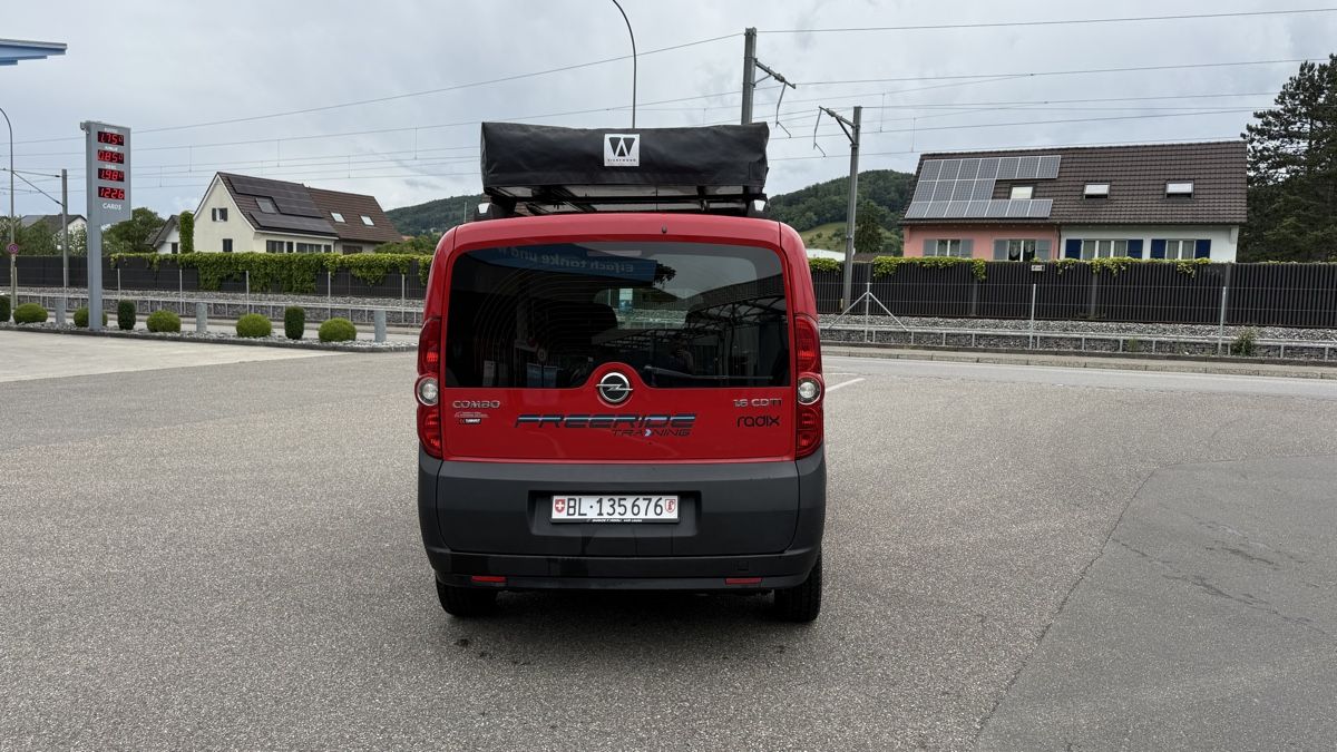 Opel Veicoli commerciali: Opel Combo 1.6 cdti – Usato da Liestal venduto da lor_tm8s 5