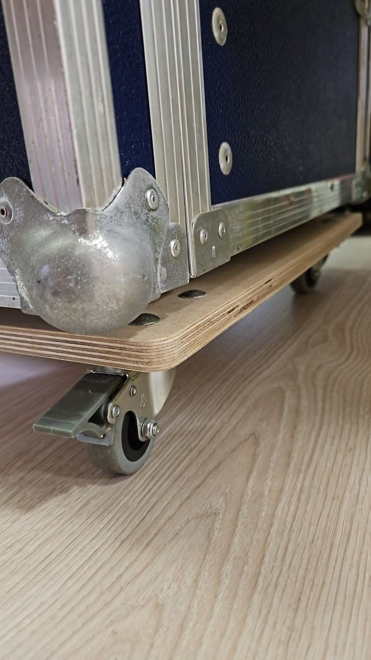 Sonstiges Zubehör: Rack 10HE, DBX Kompressoren, CD Player, Licht inkl. Kabel – Gebraucht aus Nesselnbach von Rockmania 3