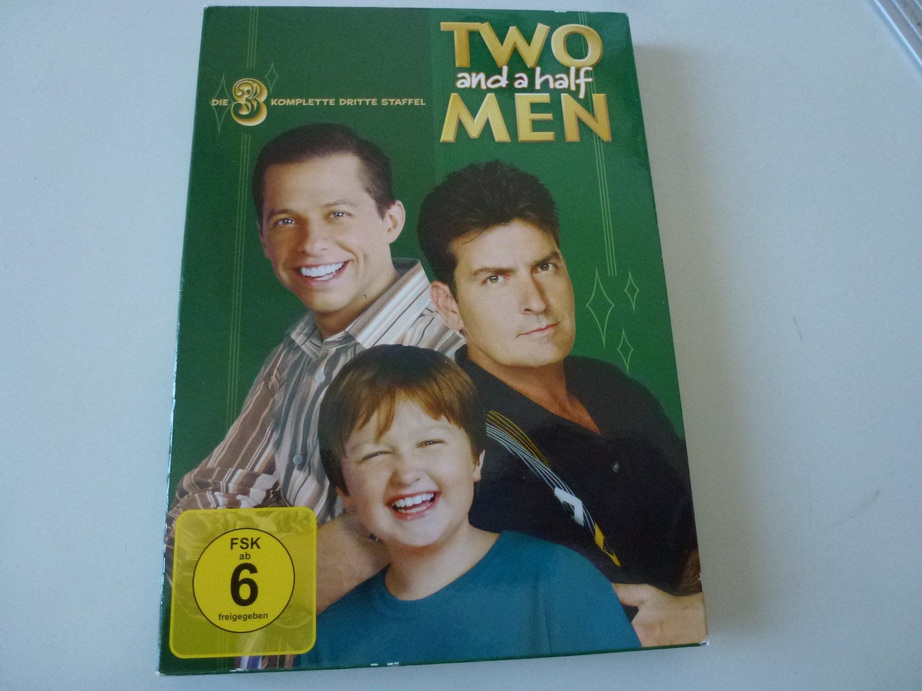 Tutti i DVDs: Two and a half men - Staffel 3 (4 DVDs) – Usato da Bern venduto da Frebo