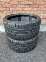 2 x 285/30/22 Pirelli Winterreifen 