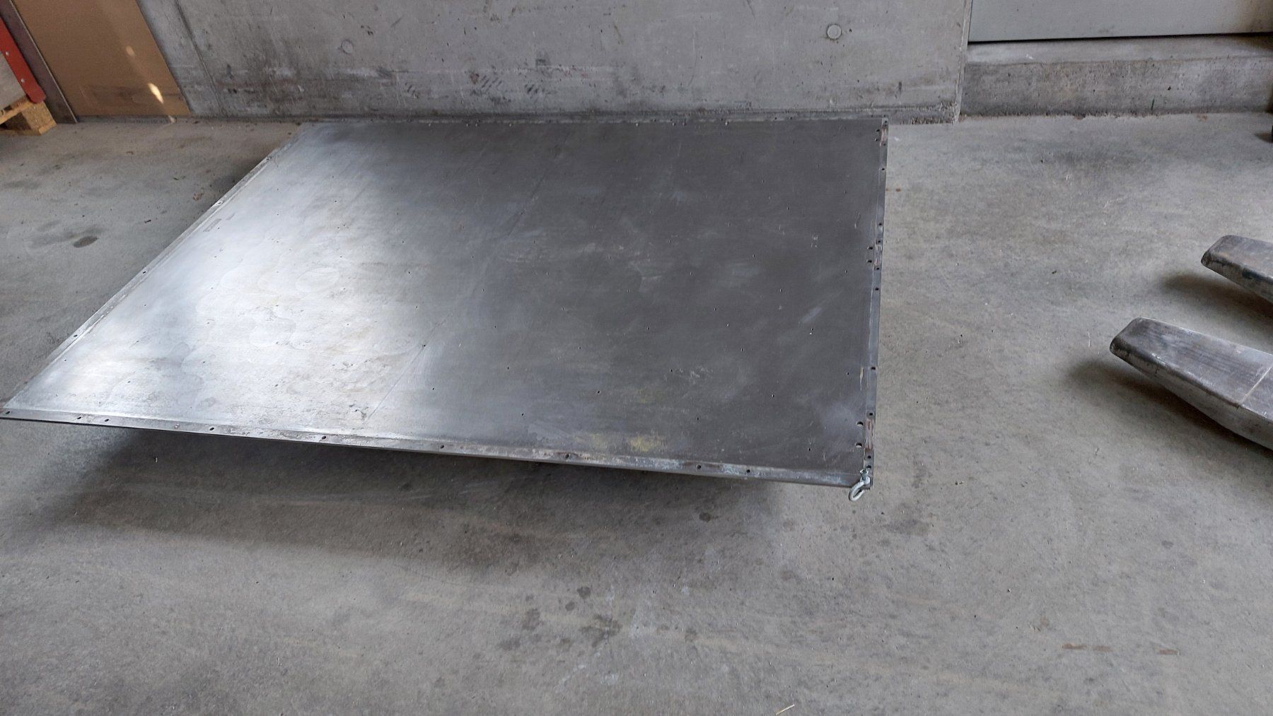 Piatti di portata: Stahlblechtafel 3mm – Usato da Roggliswil venduto da Newholland05 1
