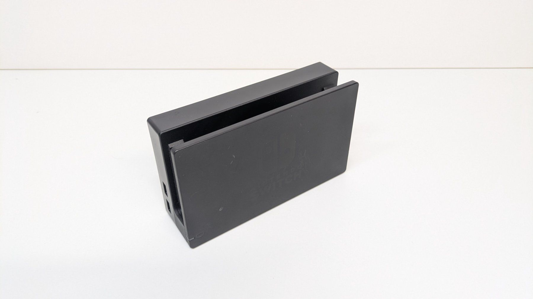 Nintendo Konsolen: Nintendo Switch Dock / TV Dockingstation Original – Gebraucht aus Menziken von mame18