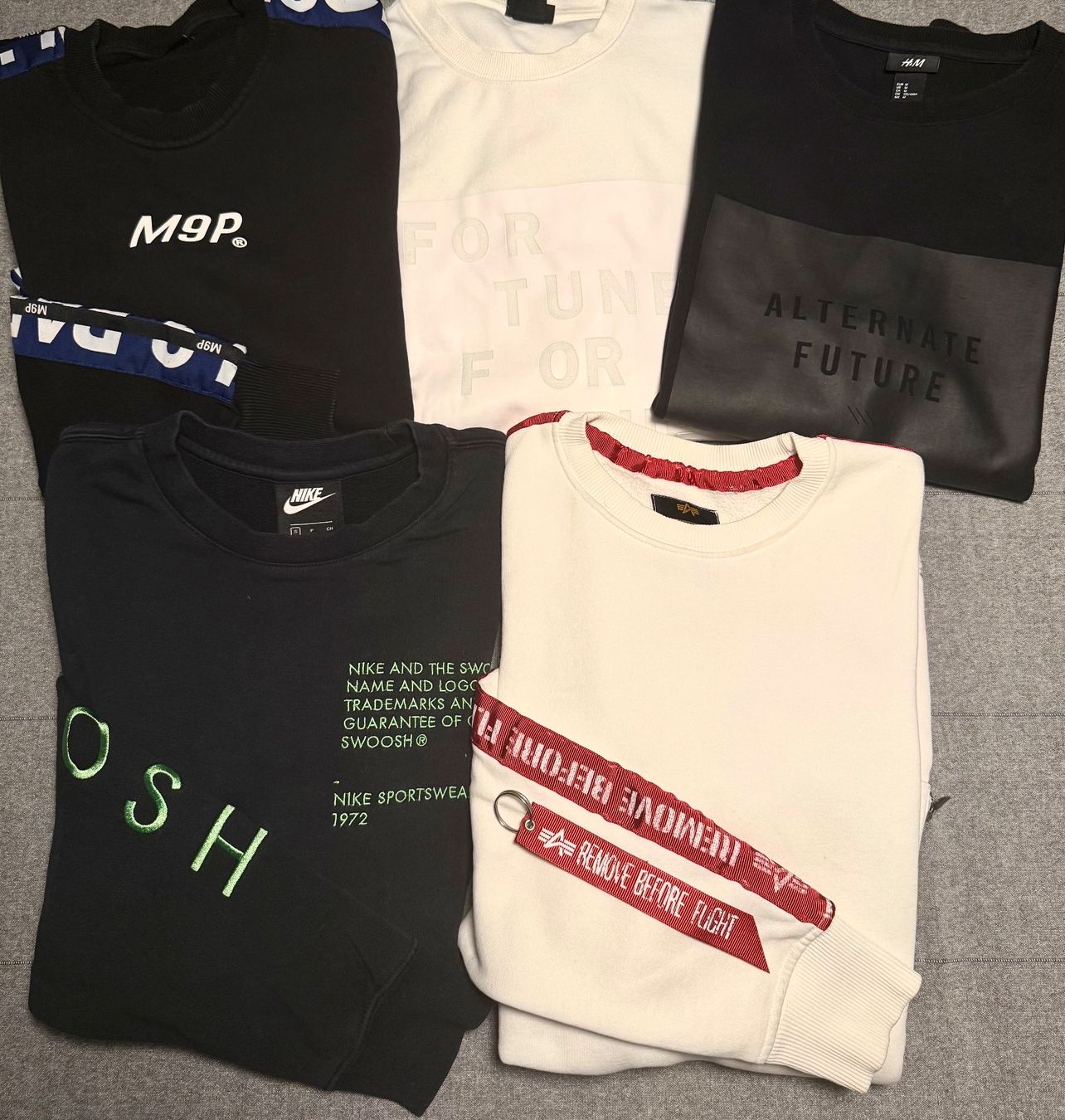 Nike Lotti di vestiti: SET 5 Sweaters | Nike, Alpha Ind., M9P Paris. S/M – Usato da Lutry venduto da respect_69