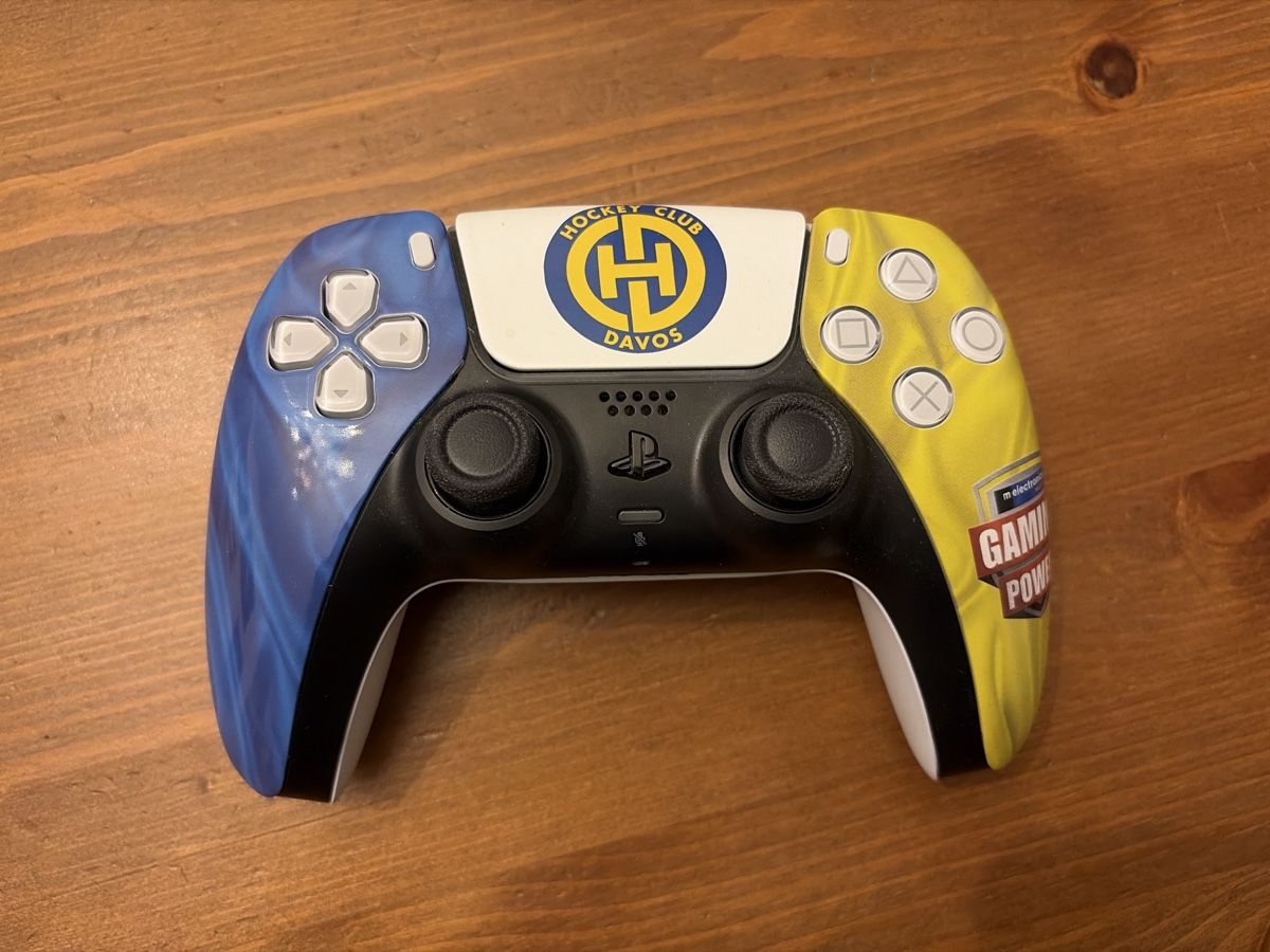 Sony Console: Sony PlayStation 5 Controller HC Davos Design gebraucht – Nuovo (secondo la descrizione) da Andermatt venduto da Tdesign77