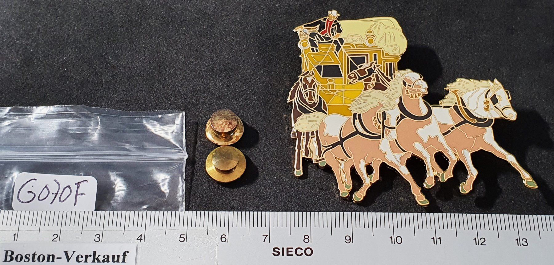 Placchette & Badge: G070F  Grosser Pin - Gotthard Postkutsche – Usato da Reinach BL venduto da Boston-Verkauf 2