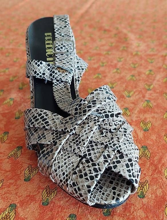 Scarpe da donna: Chaussures été taille 36 – Usato da Tschugg venduto da uldrypr 2