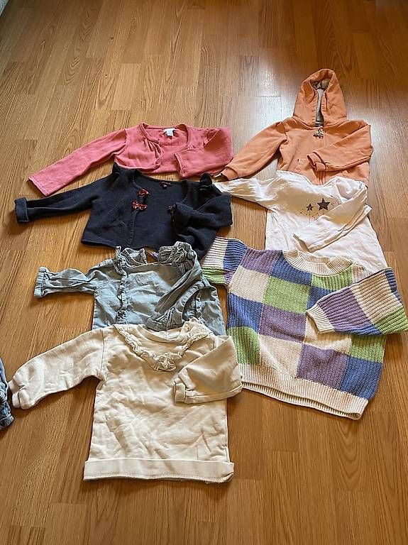 Kleiderpakete & -sets: Grosses Kleiderpaket Mädchen Grösse 86 – Gebraucht aus Murten von ka_koen 2