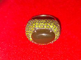 Extravaganter Ring mit grosse Olivgrüne Stein, Grösse 57