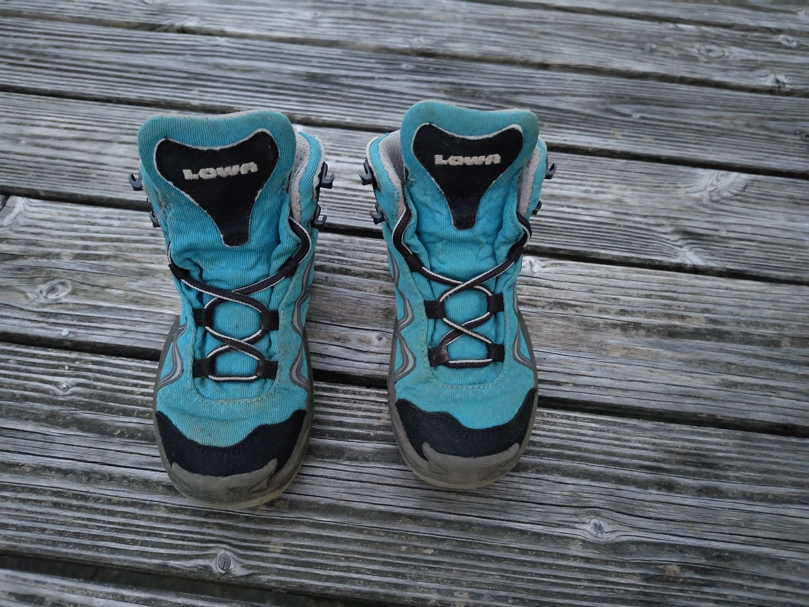 Lowa Scarpe per ragazzi: Wanderschuhe LOWA Kinder Grösse 27 – Usato da St. Gallen venduto da Wysi
