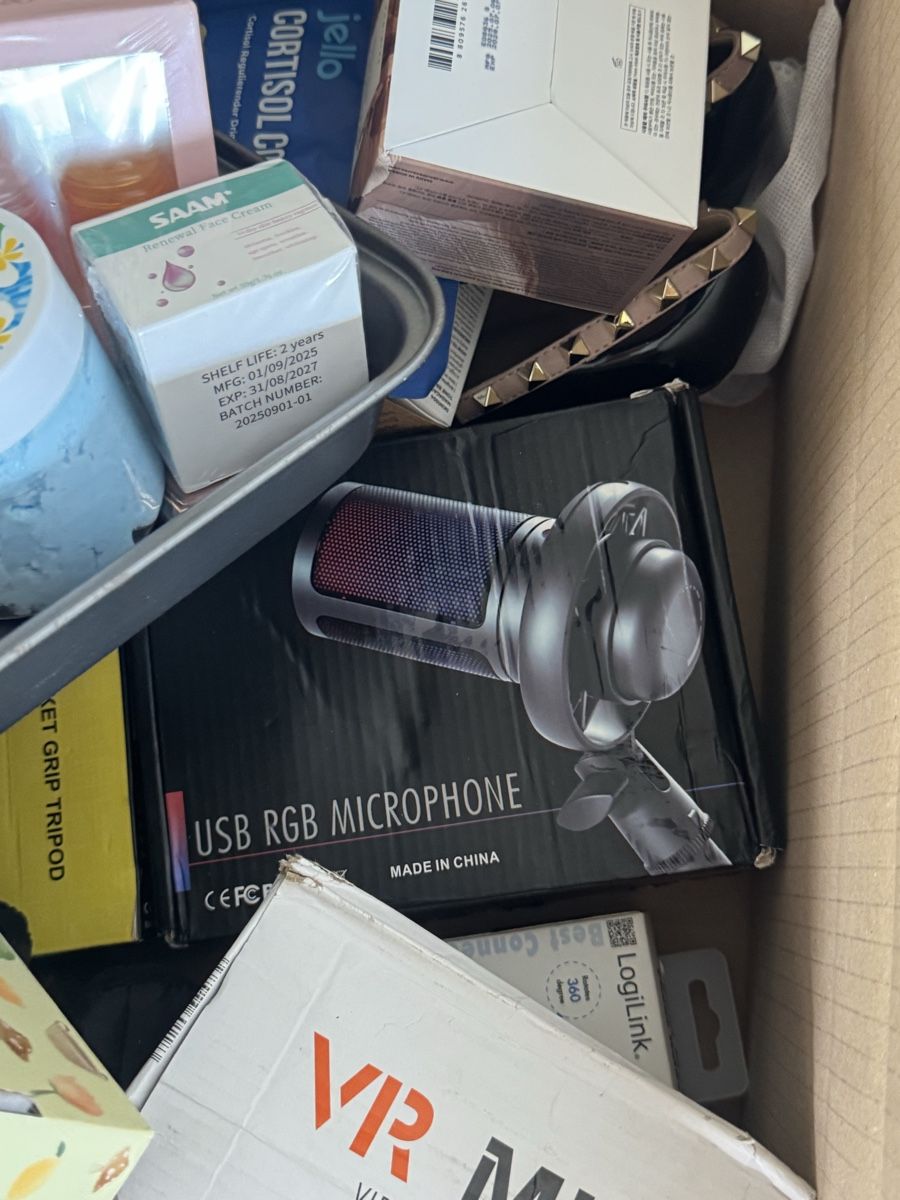 Lotti di vestiti: Diverse Box mit Kleidung und Kosmetik – Nuovo e nell'imballaggio originale da Häfelfingen venduto da Lukhelfinger 5
