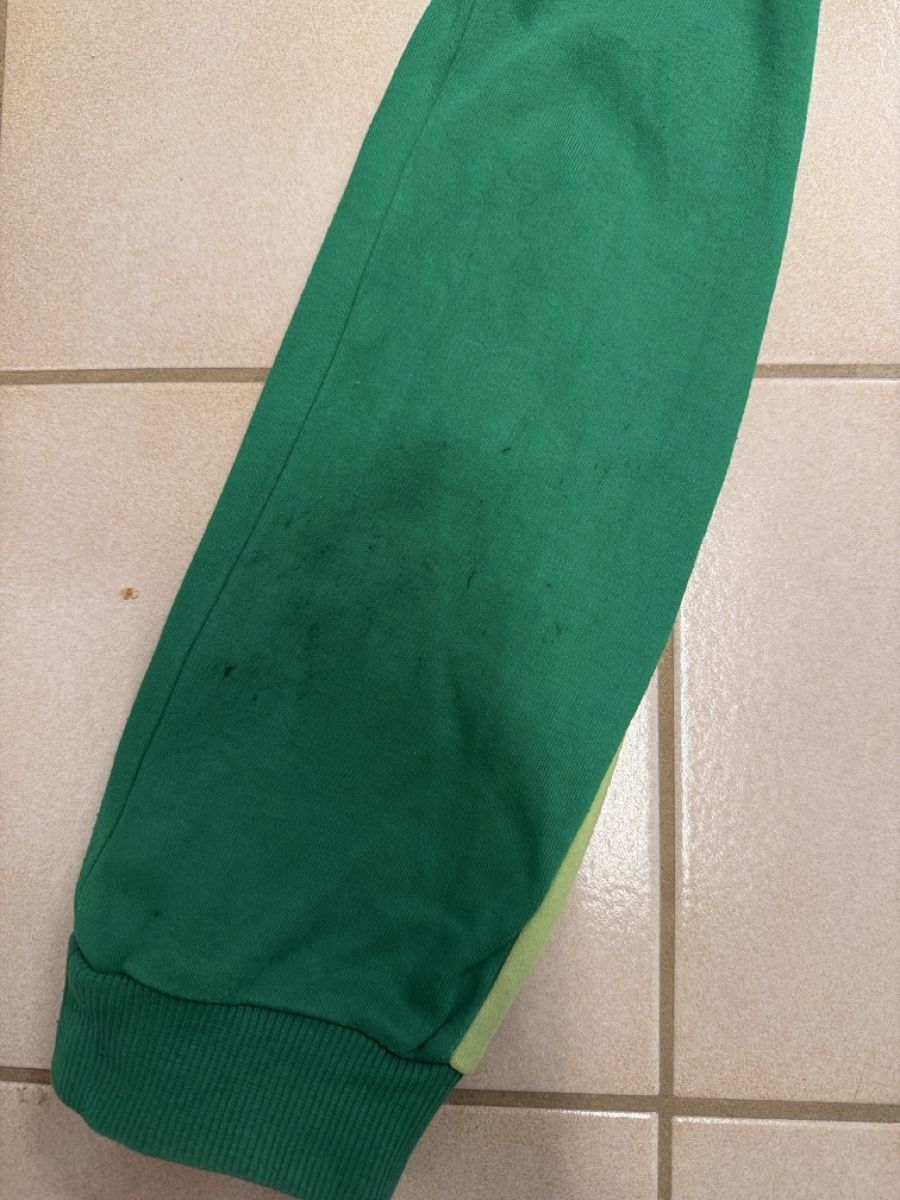 Lotti di vestiti: Schwiizergoofe Outfit Stern – Usato da Wetzikon ZH venduto da len_d9wz 4