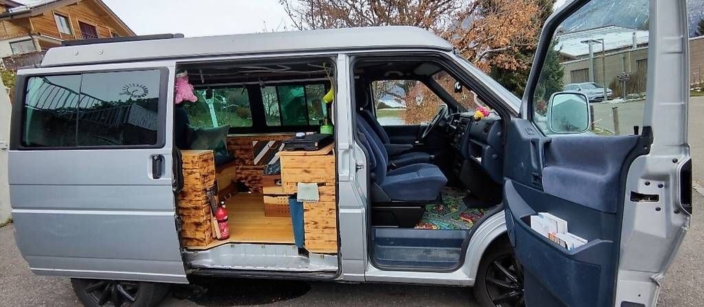 VW Veicoli da campeggio: VW T4 2.5 TDI Syncro Swiss edition – Usato da Faulensee venduto da Philippe0917 1