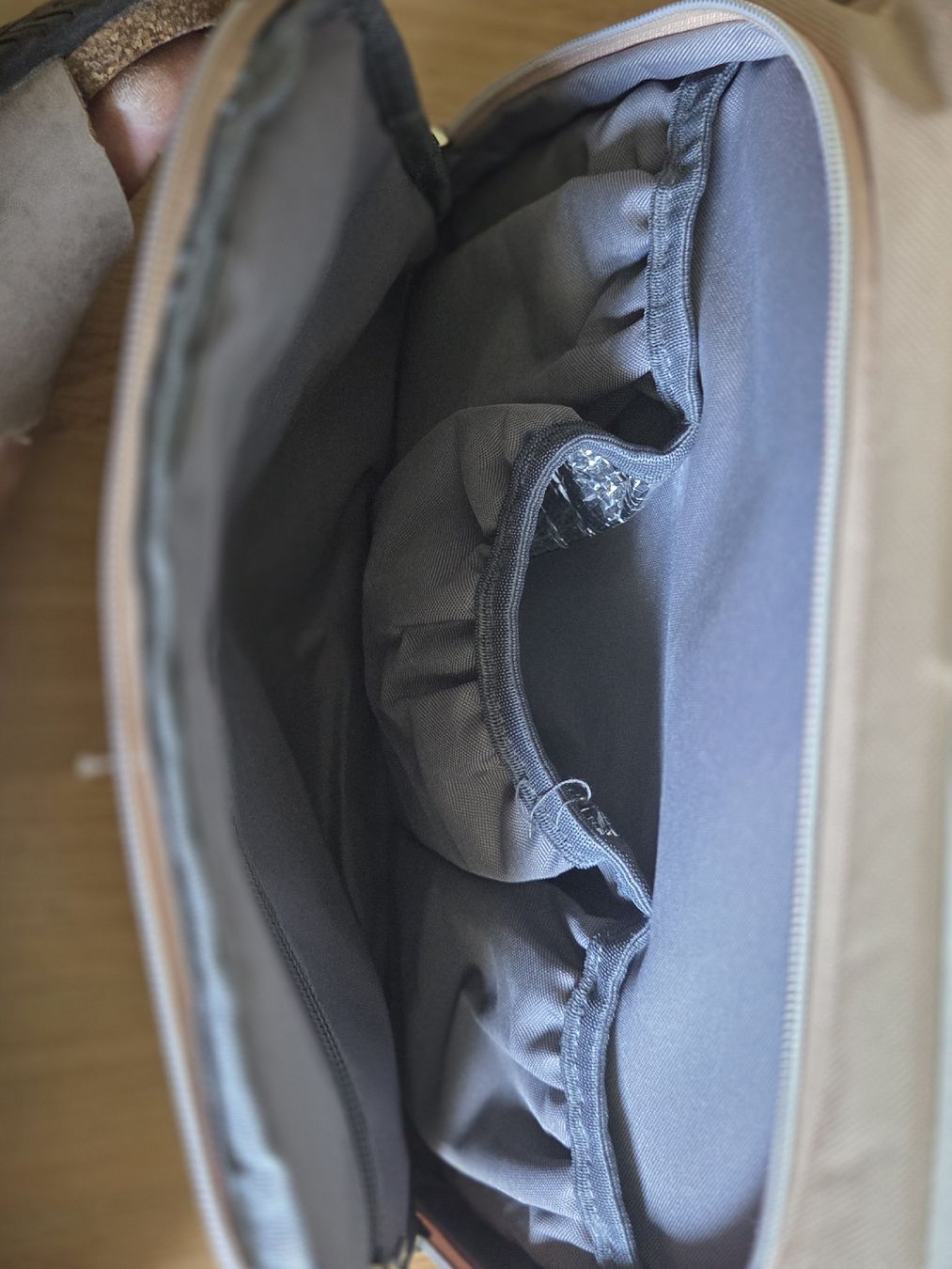 Zaini: Wickeltasche LIINI beige/hellbraun mit integriertem Bettchen – Usato da Kriens venduto da Nats1 4