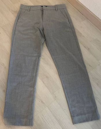 Bershka Stoffhose, Gr. 36, hellgrau