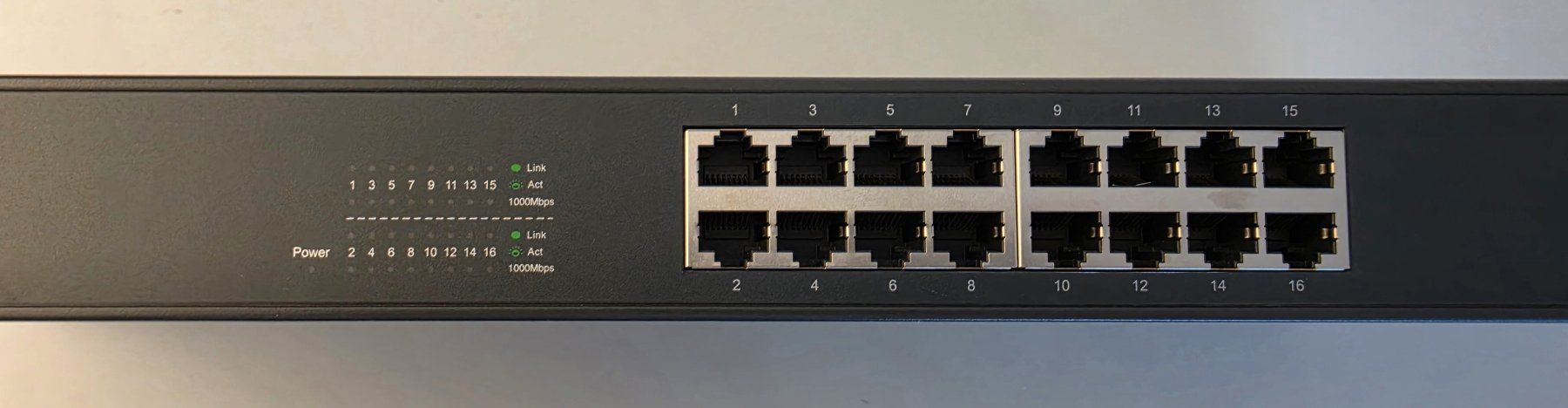 TP-Link Hubs & Switches: TP-Link Switch TL-SG1016 16 Port – Gebraucht aus Witterswil von Regus 1