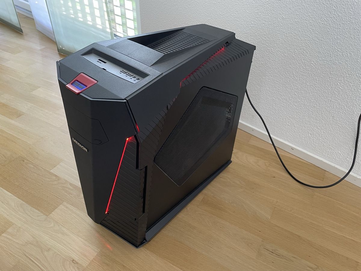 Medion PC: Medion Gaming PC mit Nvidia GeForce RTX 2070 SUPER – Usato da Lenzburg venduto da luk_5jtp 5