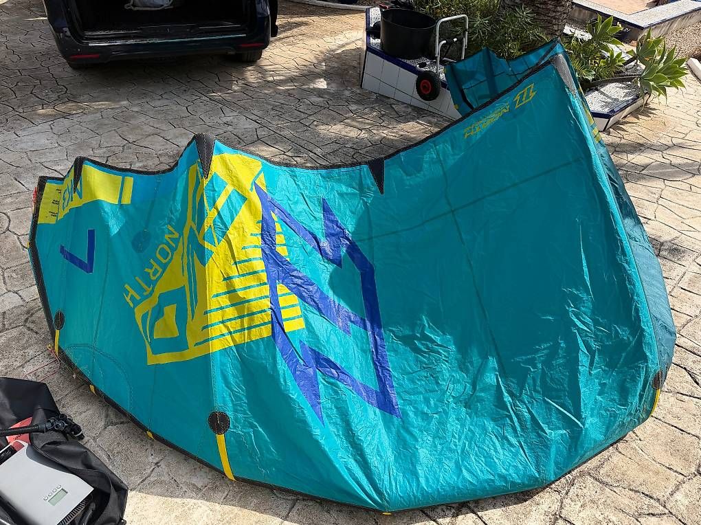 Kite: North EVO Kite 7qm mit Bar – D'occasion à Hergiswil NW par feecaesar01