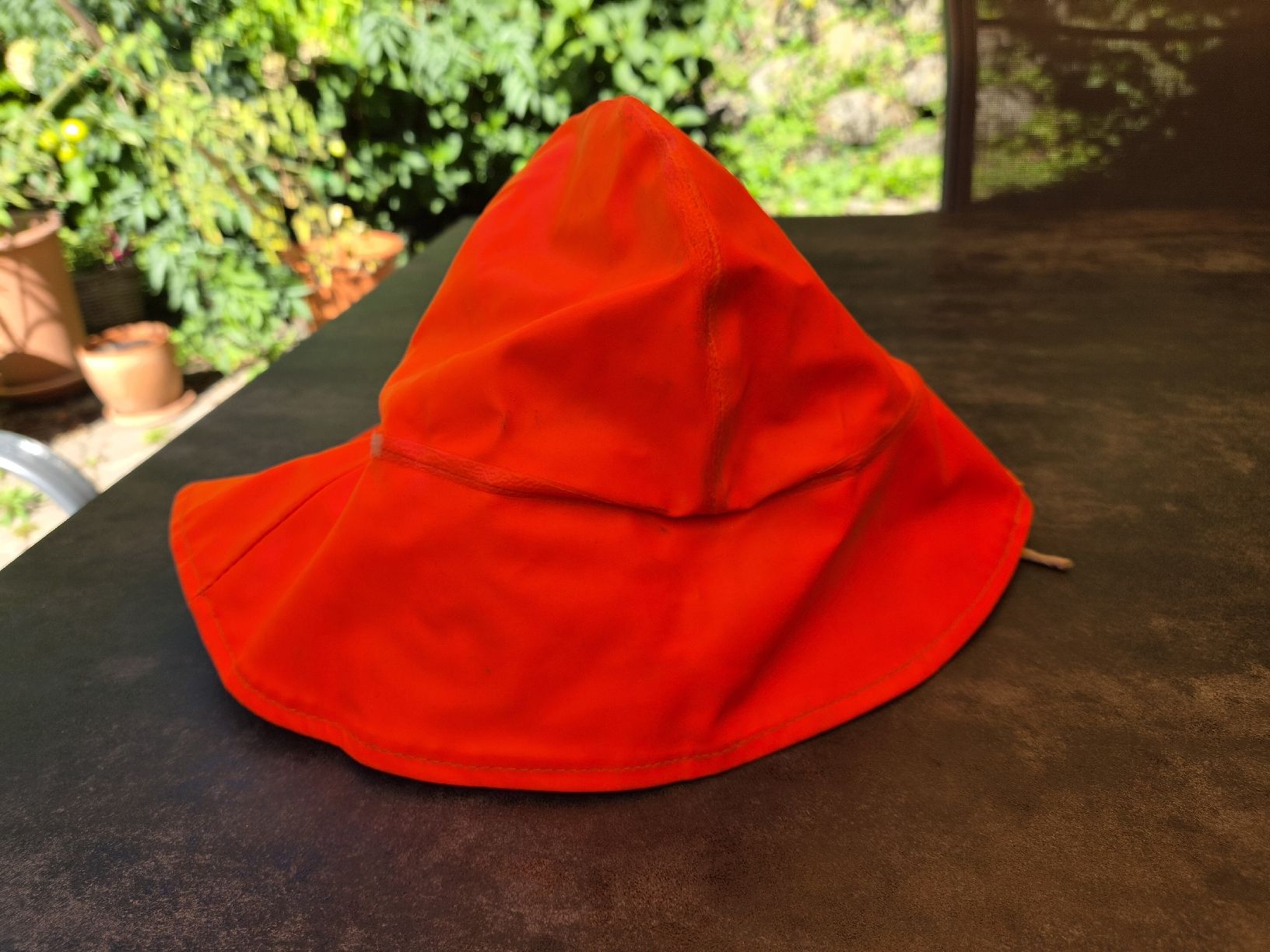 Copricapi, berretti & cappellini: Regenhut in Signalorange – Usato da Brunnen venduto da Livianda 2