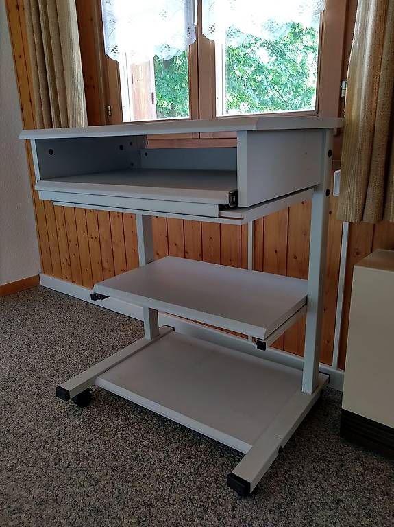 Schreibtische: Computer Tisch – Gebraucht aus Walliswil-Nbipp von australien2007 1
