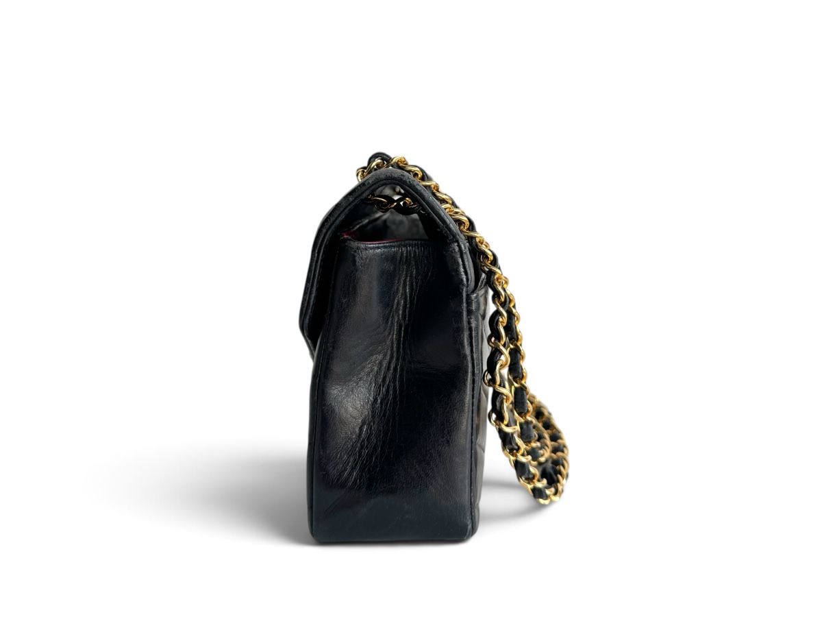 Chanel Taschen für Damen: Chanel Medium Chevron Flap Bag Tasche – Gebraucht aus Kriens von hannaandkiko 3