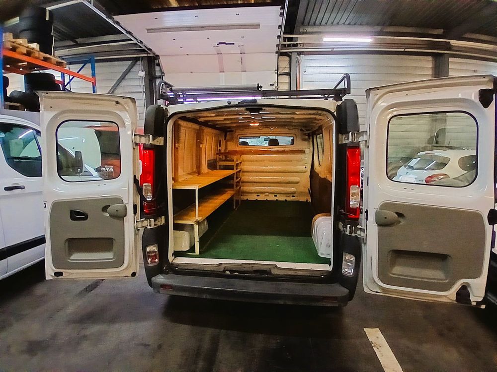 Renault Trafic dCi115 5
