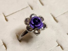 Bague ajustable, fleur mauve et strass