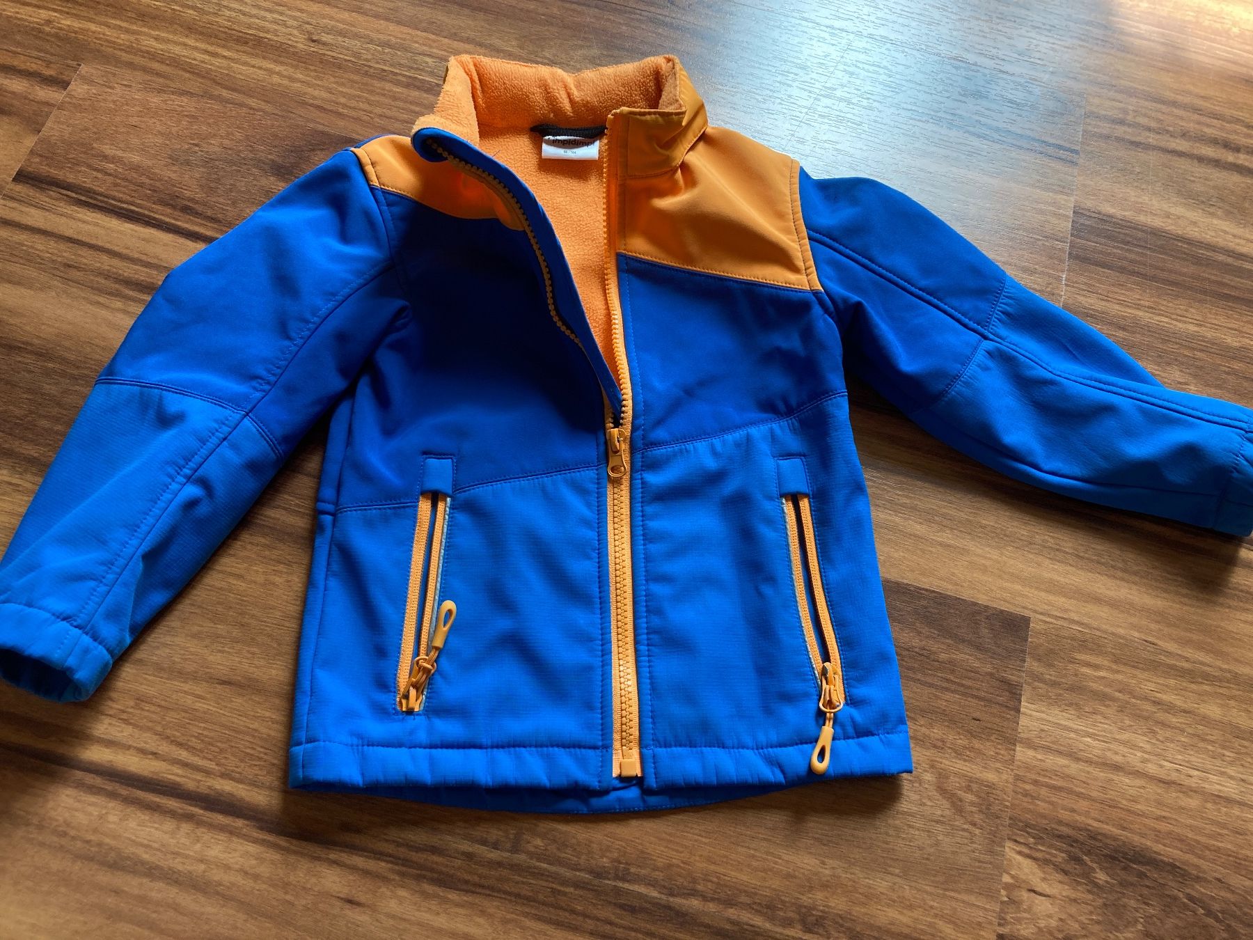 Jacken & Mäntel: Softshelljacke leicht gefüttert – Gebraucht aus Ebnat-Kappel von Polo011