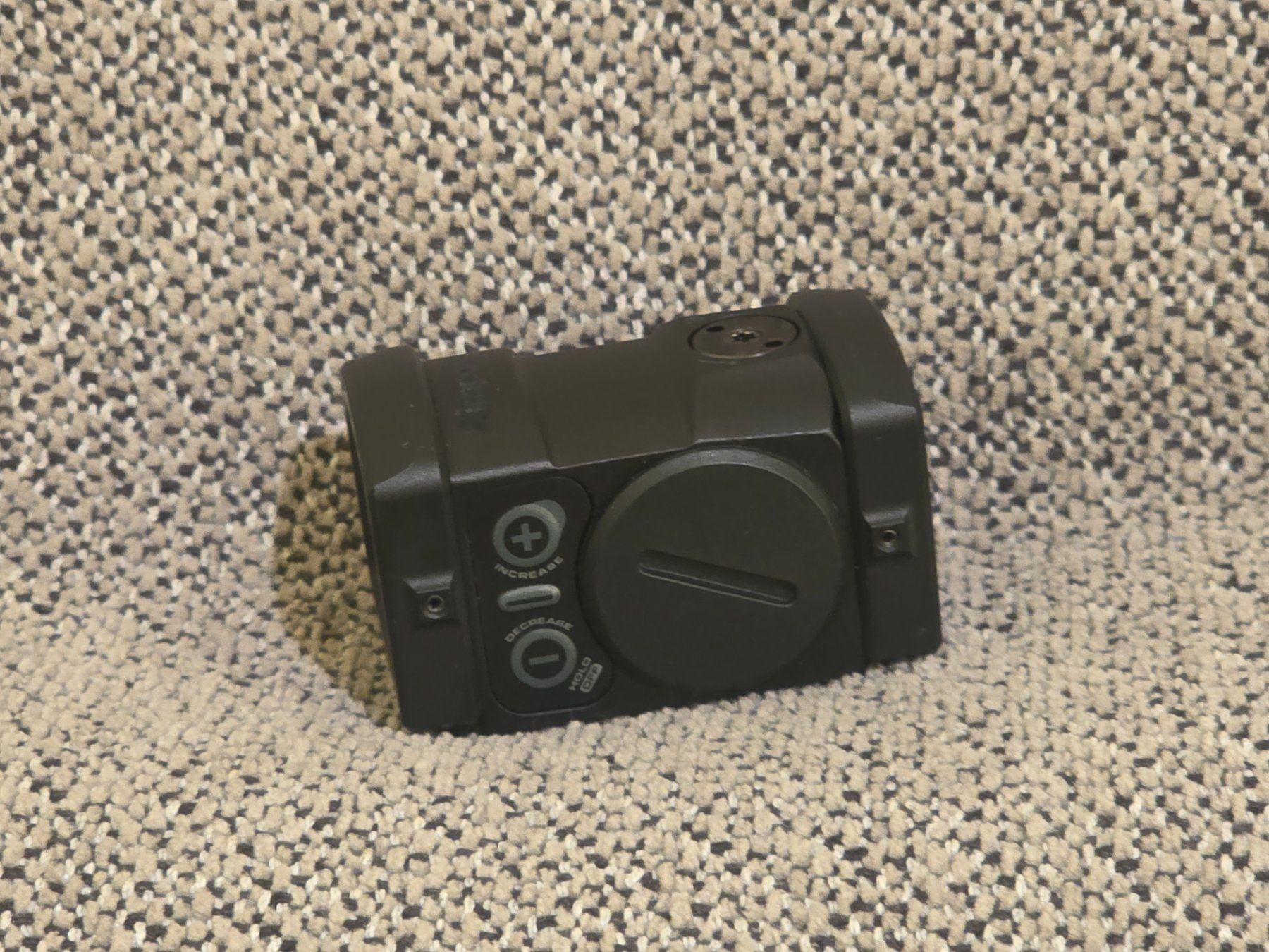 Aimpoint Tutti gli attrezzi: Aimpoint ACRO P-2 Sight mit Tango Down Lensguard – Nuovo (secondo la descrizione) da Steffisburg venduto da Davga 2