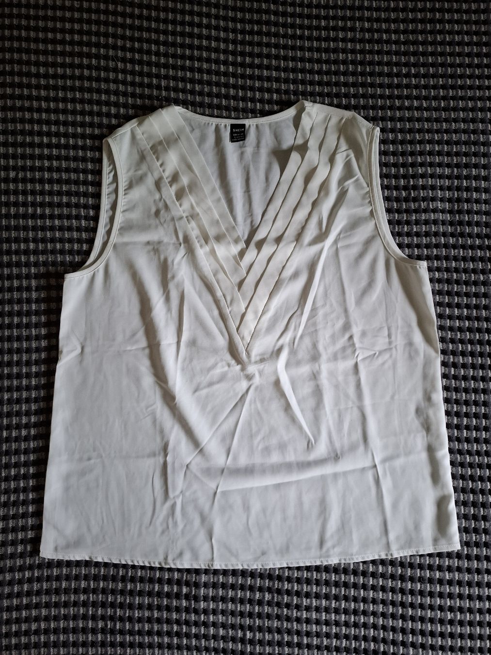 Shein Top: Top blanc classe – Usato da Ebikon venduto da Jayjay60123027