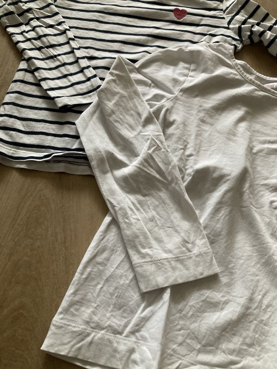 Pullover & Sweatshirts: 2x Kinder Langarmshirt Grösse 128/8A  – Gebraucht aus Stettfurt von San_w9gd 1