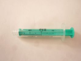 SPRITZE FÜR FEINE LEIMARBEITEN  ( 3 ml )
