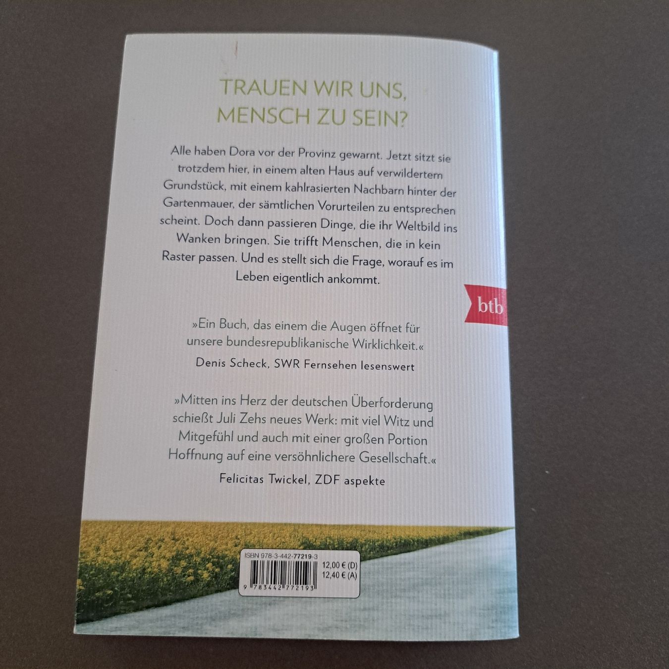 Libri: Juli Zeh Über Menschen Roman – Usato da Kriegstetten venduto da Jakasi 1