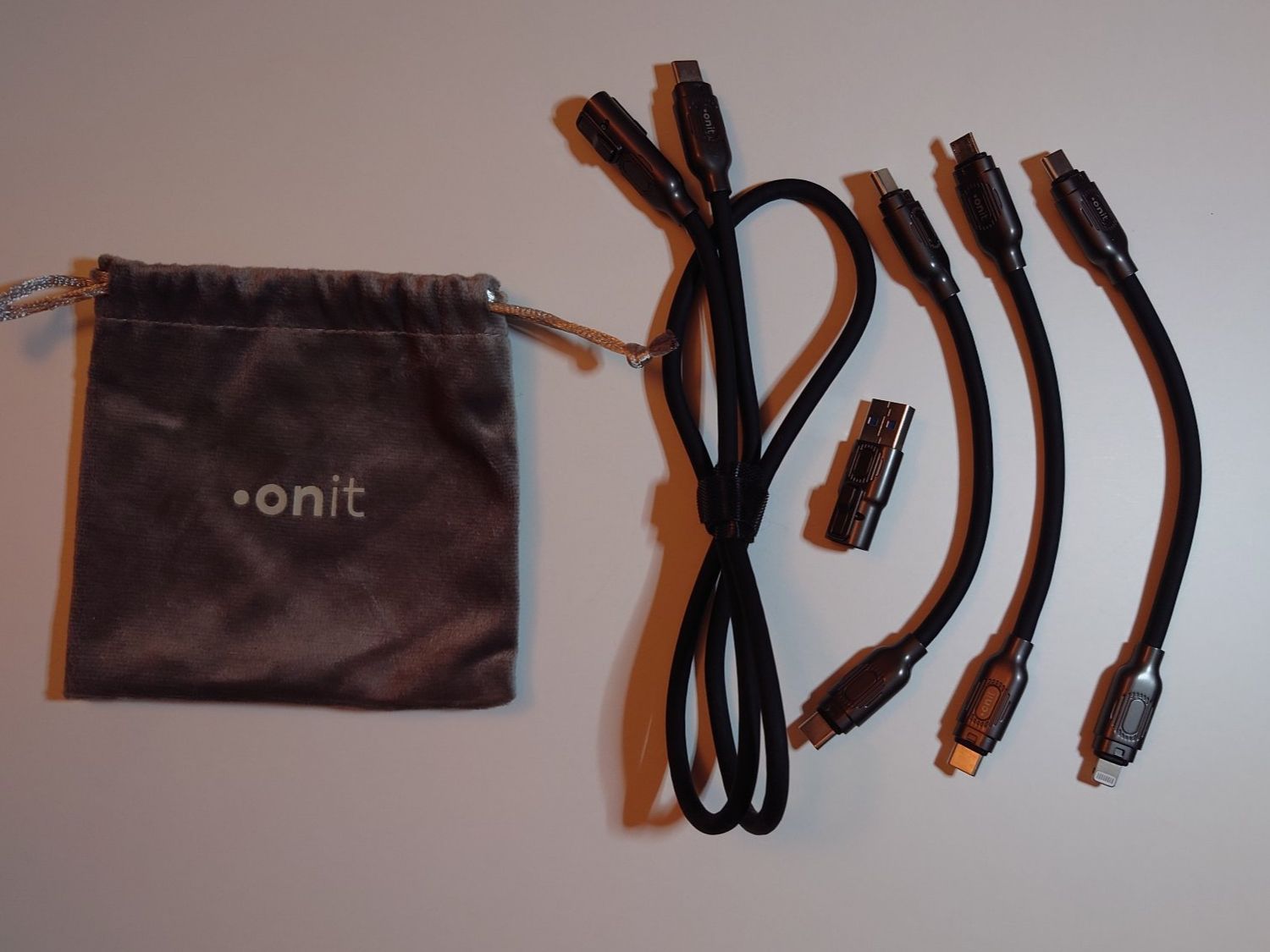 Kabel: USB Kabel Adapter Pack von Onit. USB-C, USB-A, Lightning – Gebraucht aus Kaiseraugst von flo_ydd2