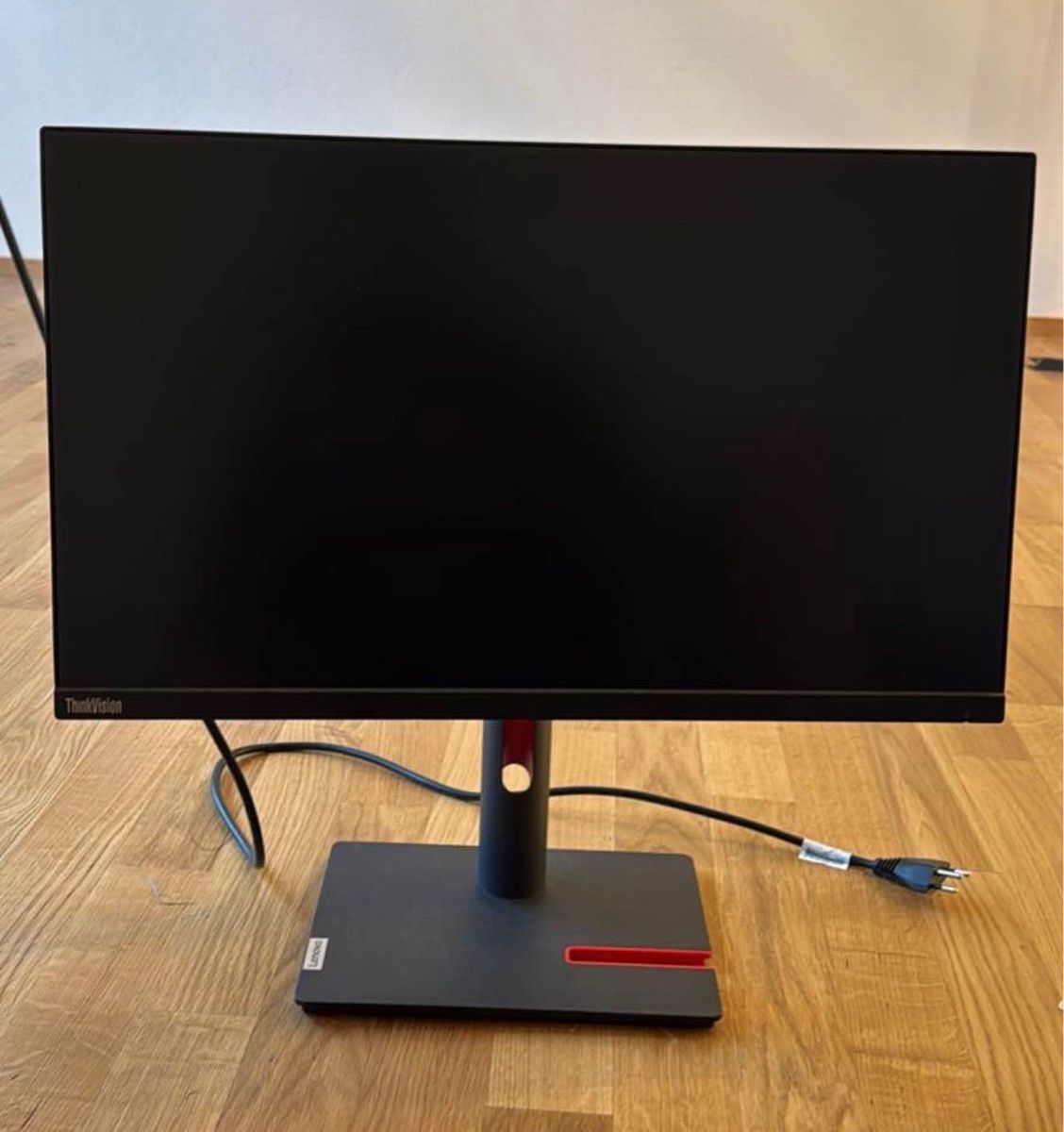 Lenovo Monitor: Lenovo ThinkVision Screen – Usato da Zürich venduto da NeriaW
