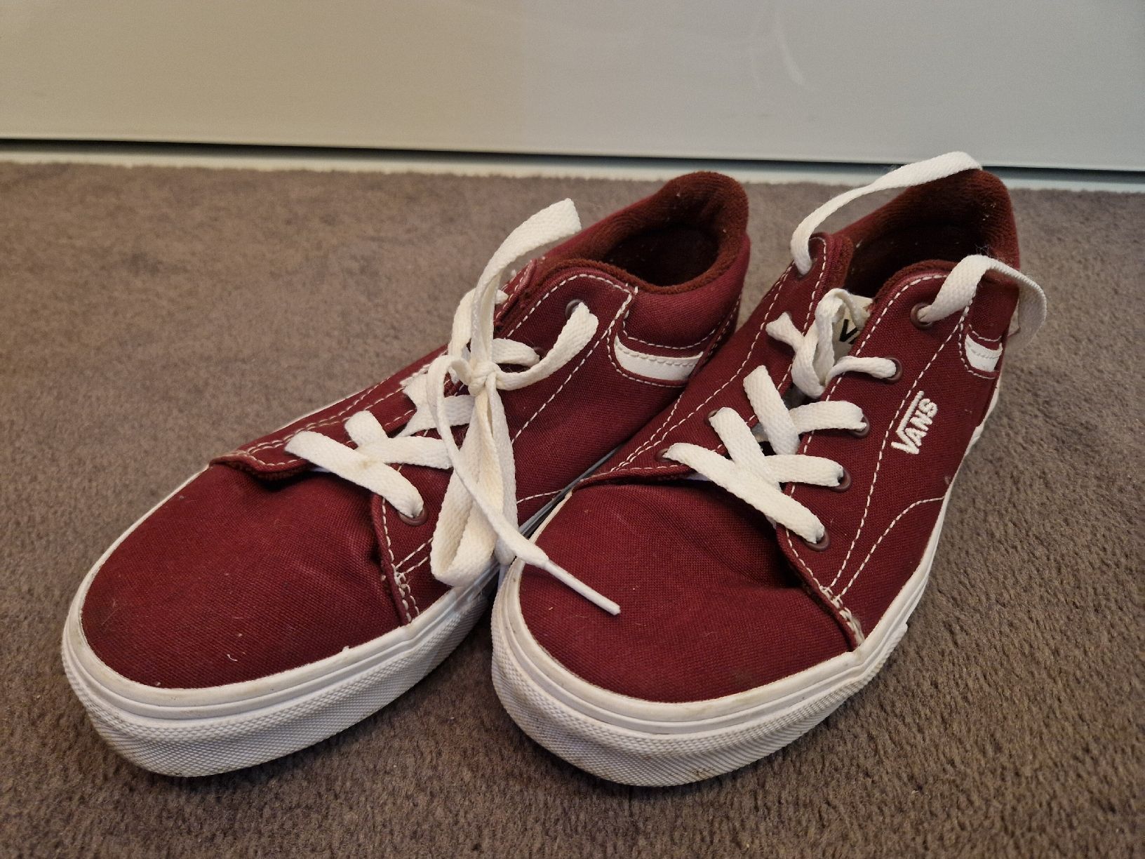 Vans Scarpe da uomo: Vans Schuhe Gr. 34, Bordeauxrot – Usato da Kaisten venduto da Amore_Rio