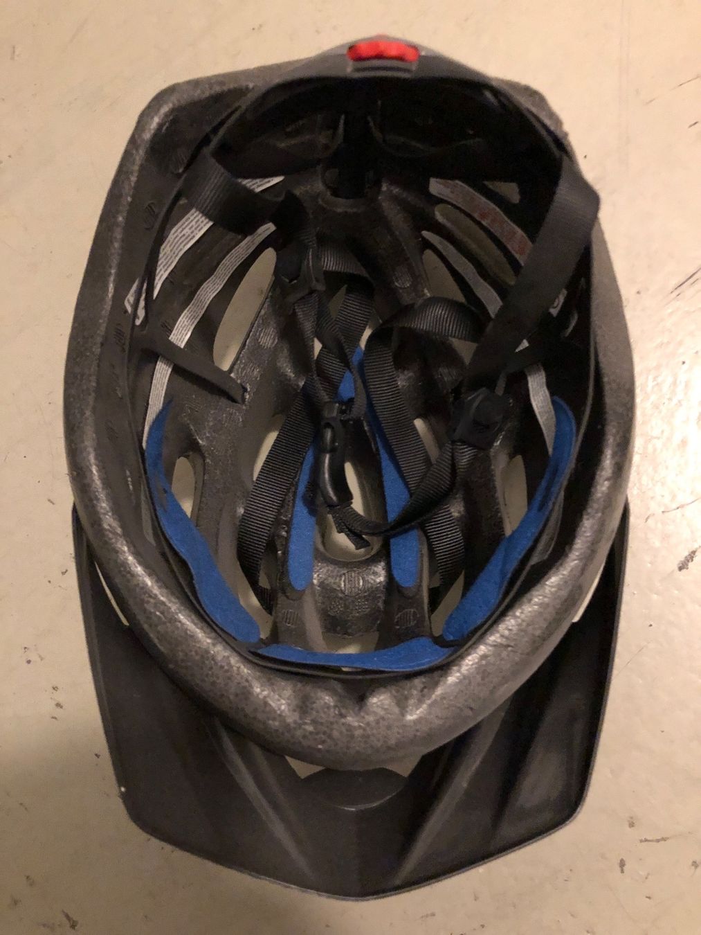 Caschi: Fahrradhelm schwarz – Usato da Eschlikon TG venduto da ArtRec 1