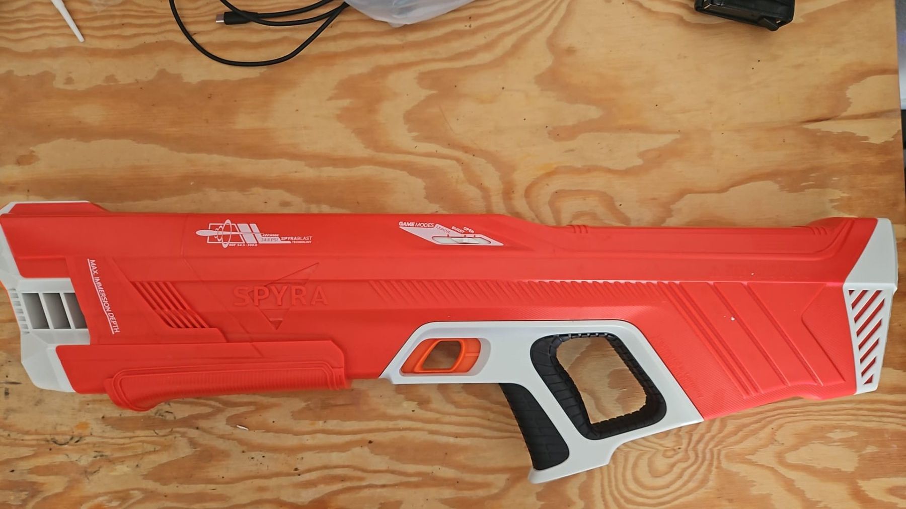 Jouets: Wasserpistole Spyra Three – D'occasion à Näfels par cyrili 1