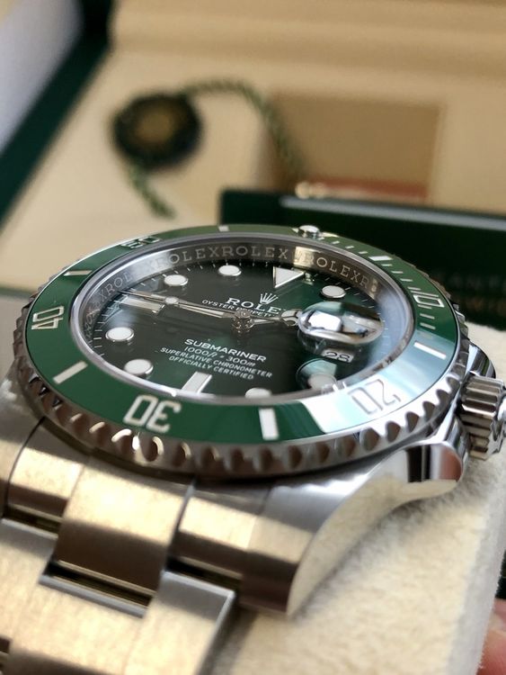 Hulk Rolex Submariner Date Green 40mm 116610LV (Nuovo e nell