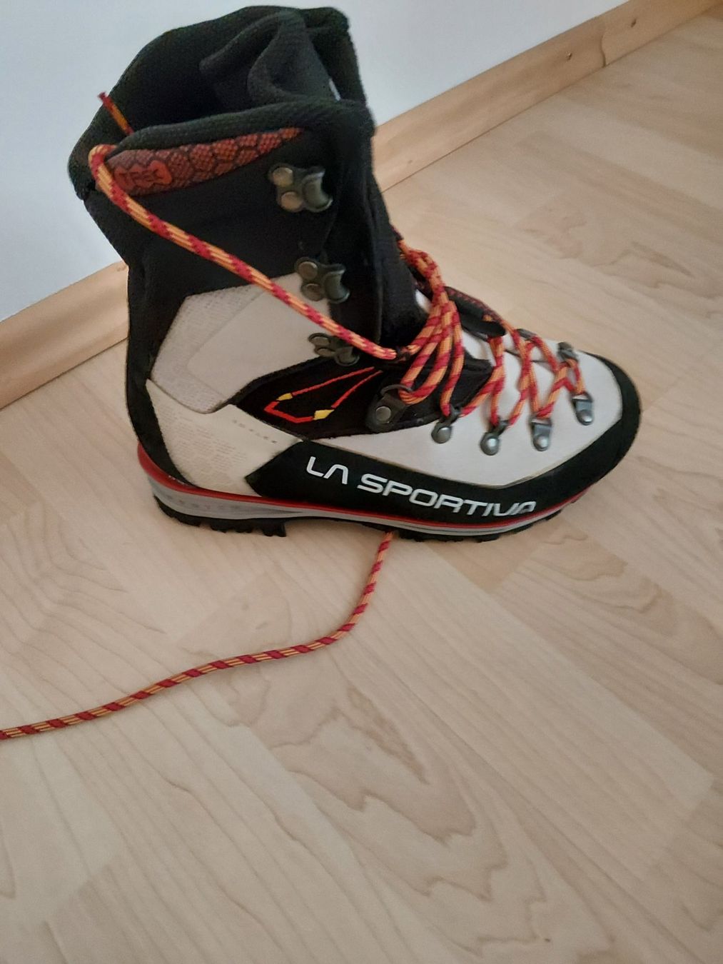 La Sportiva Scarpe da donna: Damen Bergschuhe – Nuovo (secondo la descrizione) da Nendeln venduto da Andreaas