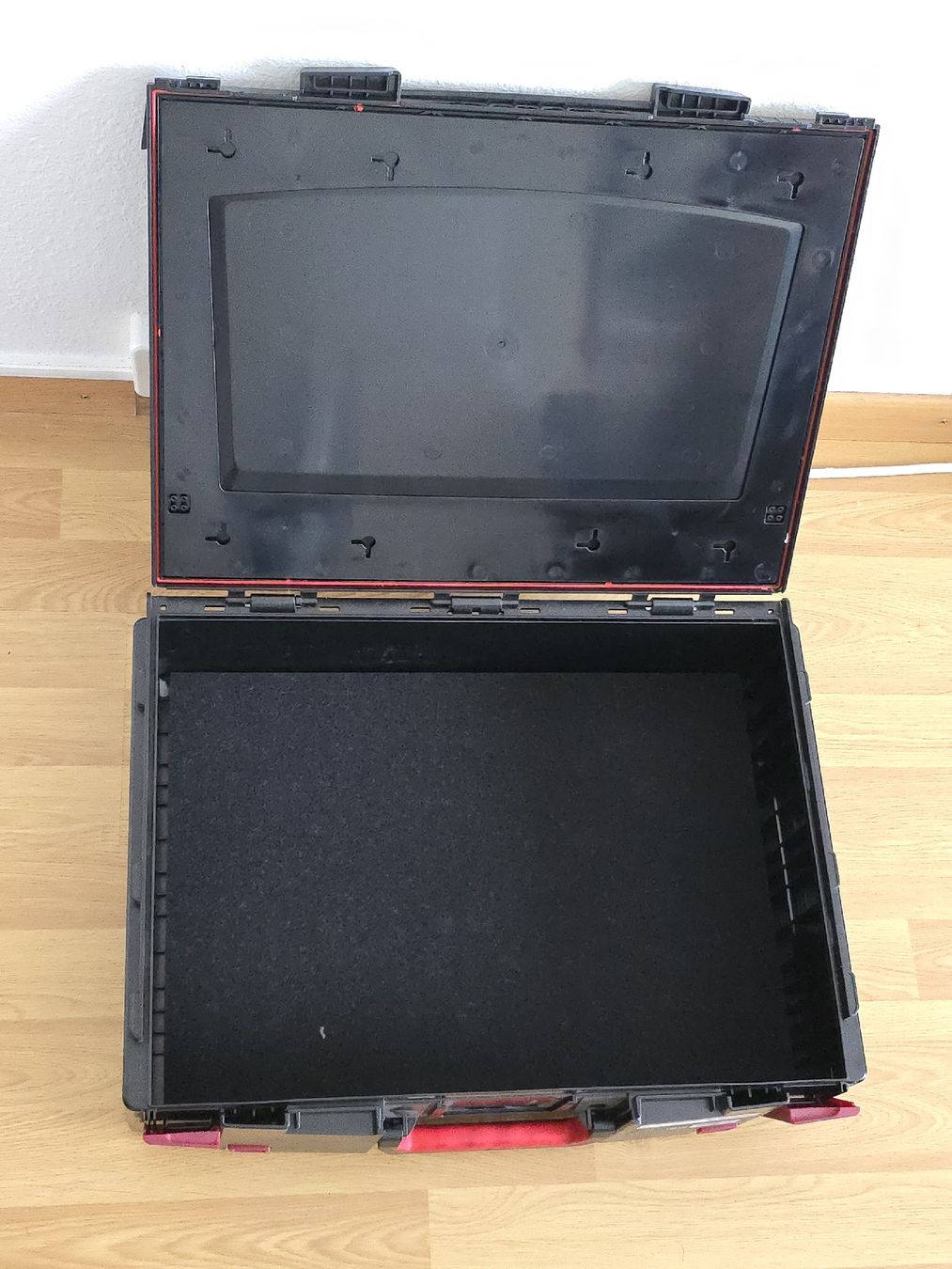 Valises de voyage: Würth empty tool case, black/red, good condition – D'occasion à Zürich par dev_5brj 1