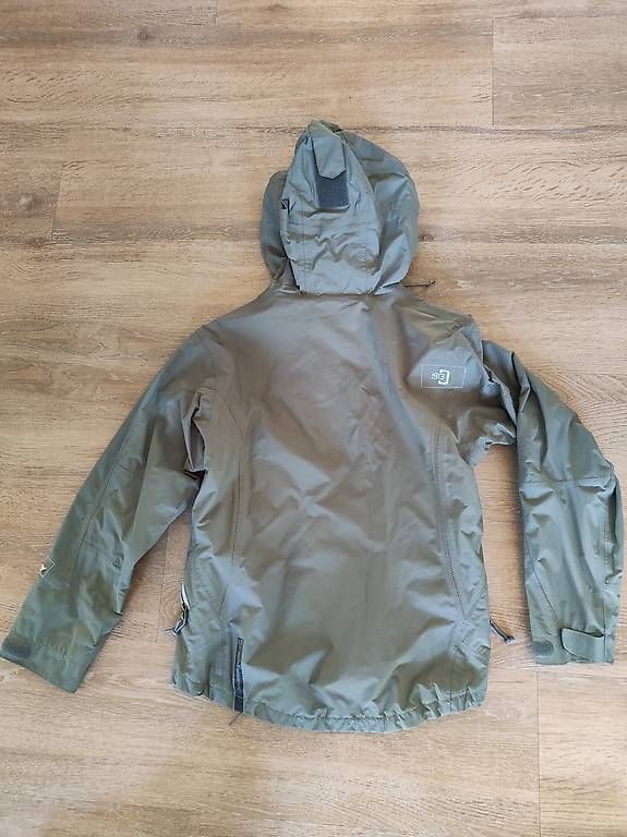 Vestes: Didriksons Regenjacke M – D'occasion à Flüelen par pri_7p8g